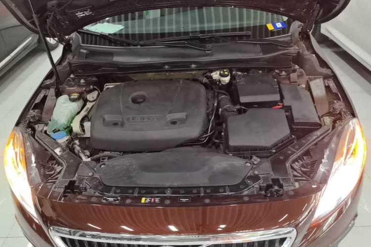 Used Volvo V40 2017 Cross Country T3 Zhiya Edition Engine Bay
