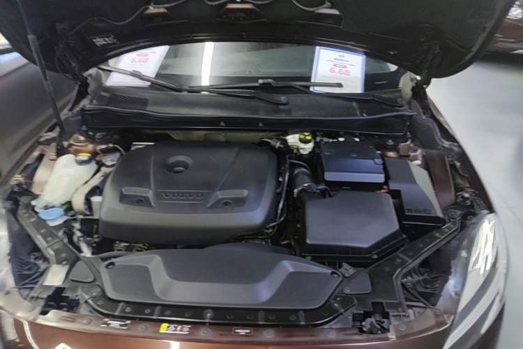 Used Volvo V40 2017 Cross Country T3 Zhiya Edition Engine Bay