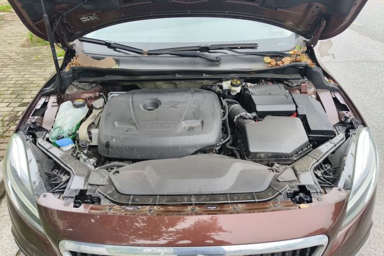 Used Volvo V40 2017 Cross Country T5 AWD Luxury Edition Engine Bay