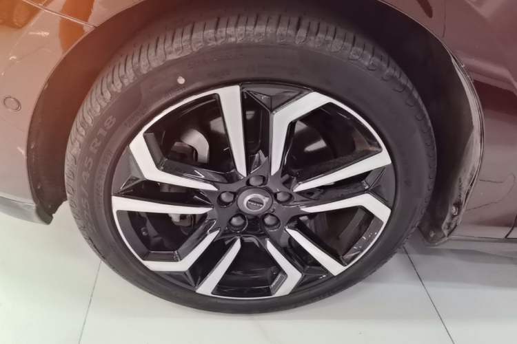 Used Volvo V40 2017 Cross Country T3 Zhiya Edition Exterior 4
