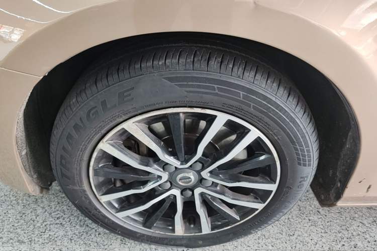 Used Volvo V40 2017 T3 Zhiyi Edition Exterior 4