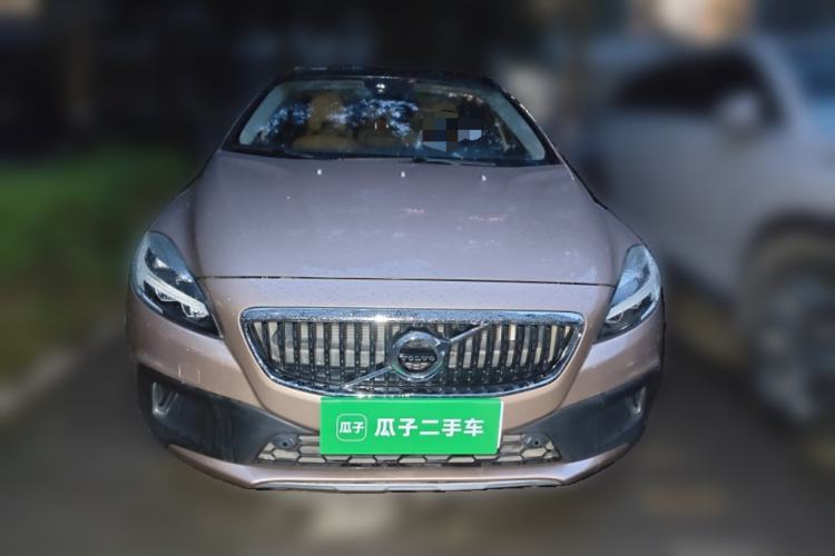 Used Volvo V40 2017 Cross Country T5 AWD Luxury Edition Front