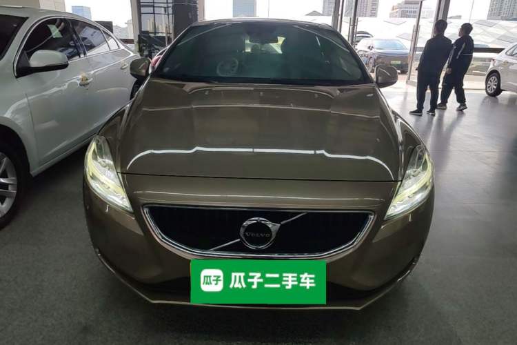 Used Volvo V40 2017 T3 Zhiyi Edition Front