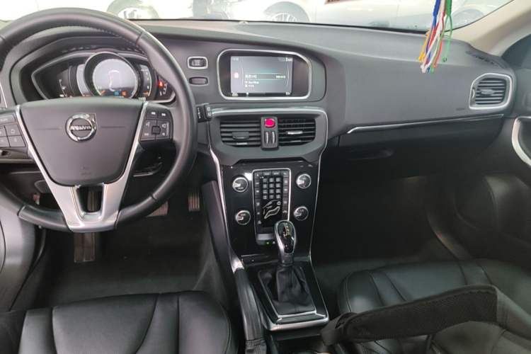 Used Volvo V40 2017 T3 Zhiyi Edition Gear Lever