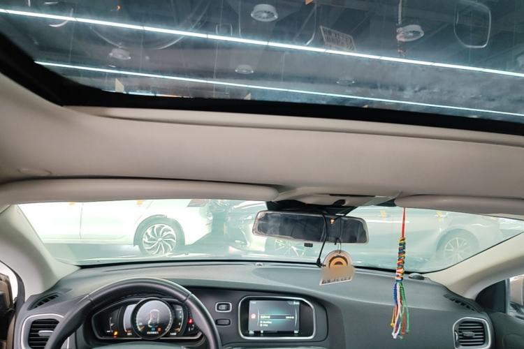 Used Volvo V40 2017 T3 Zhiyi Edition Headliner