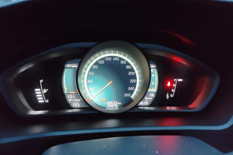 Used Volvo V40 2017 Cross Country T5 AWD Luxury Edition Instrument Cluster