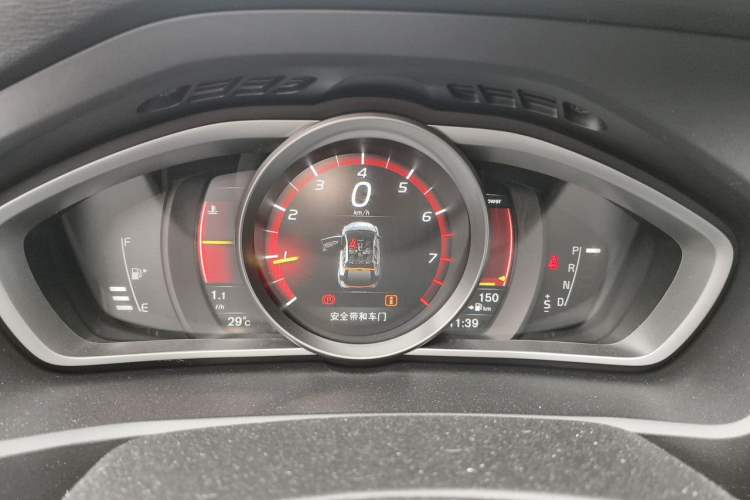 Used Volvo V40 2017 Cross Country T5 AWD Luxury Edition Instrument Cluster