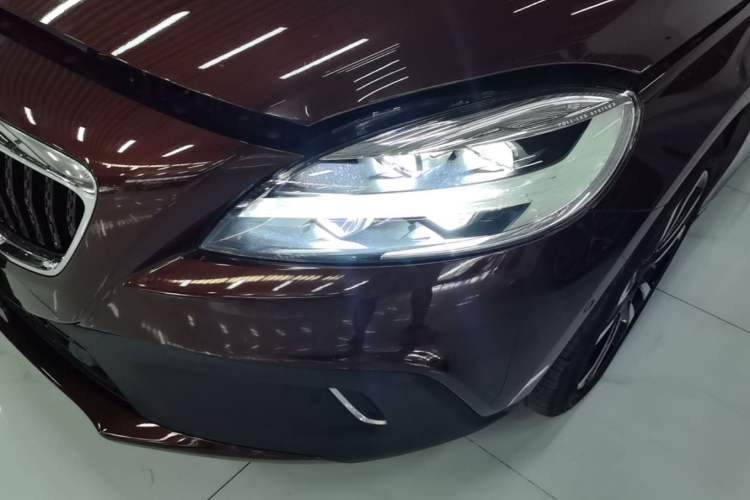Used Volvo V40 2017 Cross Country T3 Zhiya Edition Left Front Headlight