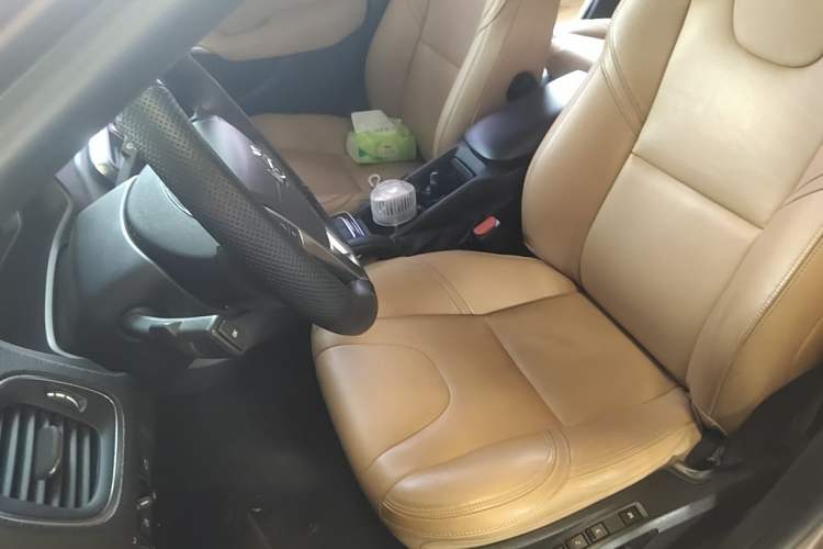 Used Volvo V40 2017 T3 Zhiyi Edition Left Front Seat