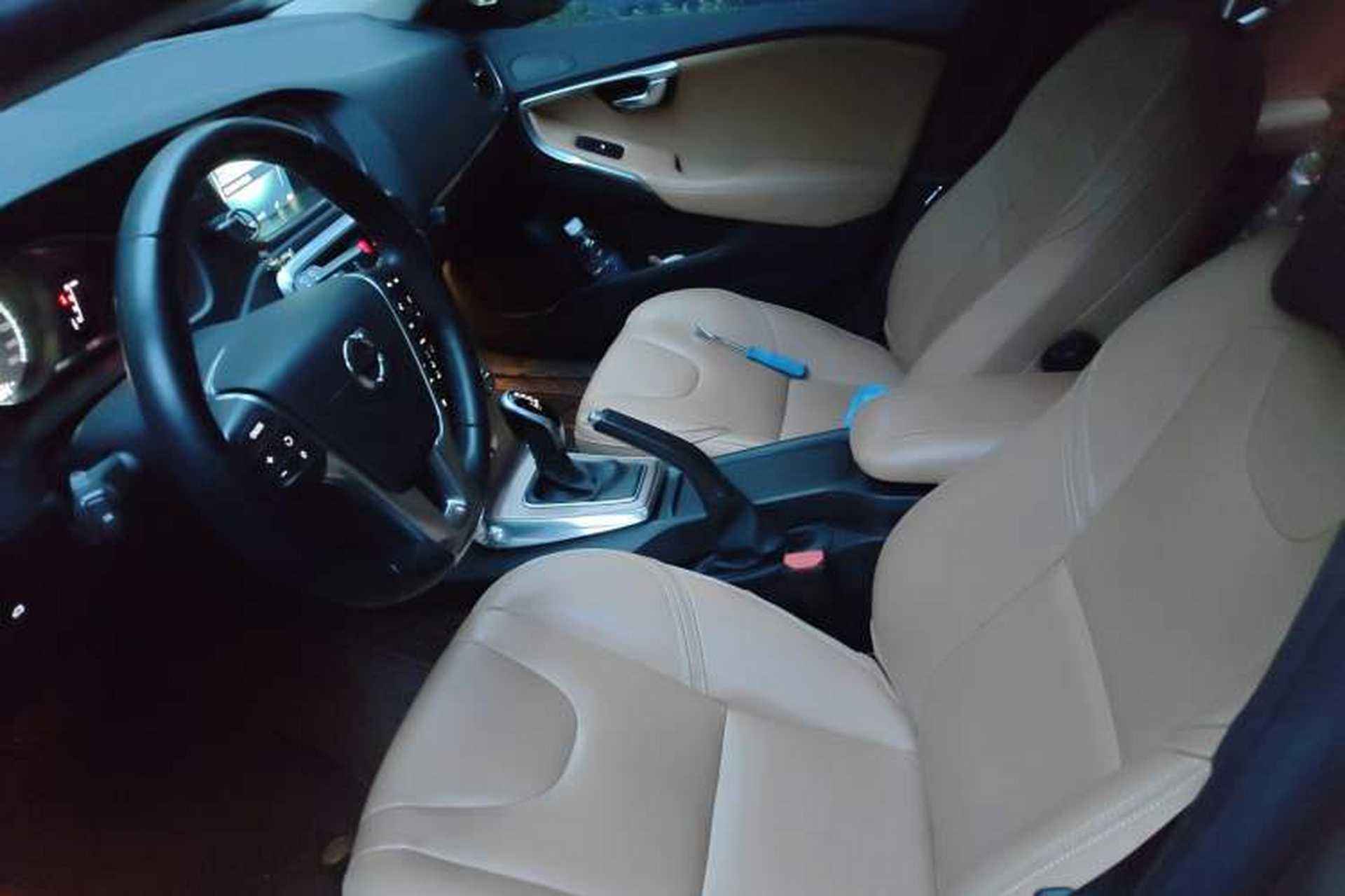 Used Volvo V40 2017 Cross Country T5 AWD Luxury Edition Left Front Seat