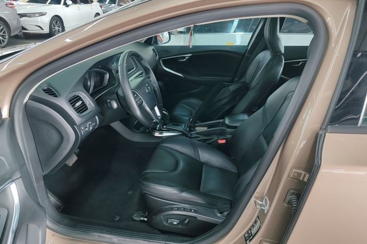 Used Volvo V40 2017 T3 Zhiyi Edition Left Front Seat
