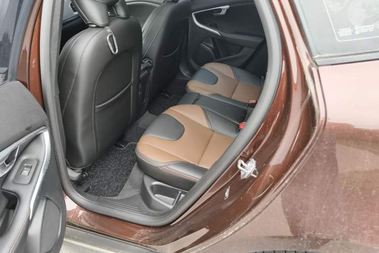Used Volvo V40 2017 Cross Country T5 AWD Luxury Edition Left Rear Seat
