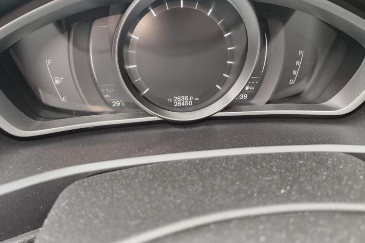 Used Volvo V40 2017 Cross Country T5 AWD Luxury Edition Odometer Close Up