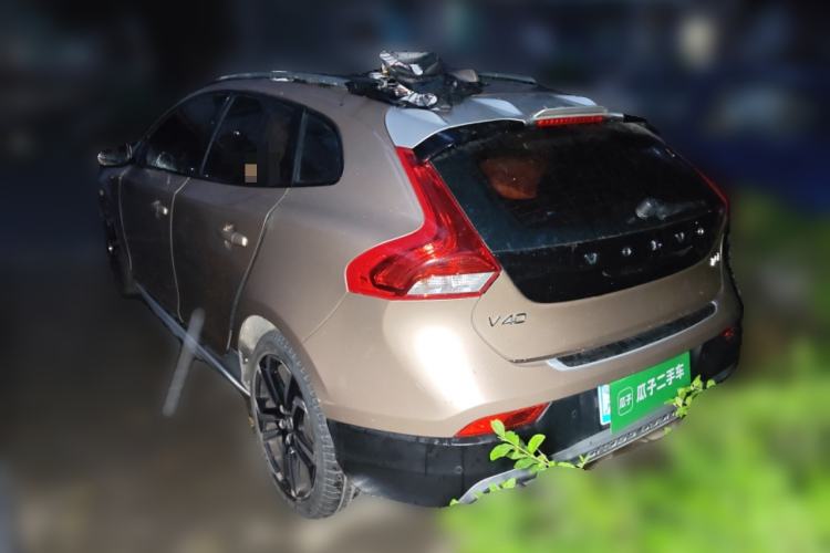 Used Volvo V40 2017 Cross Country T5 AWD Luxury Edition Rear Left 45 Deg