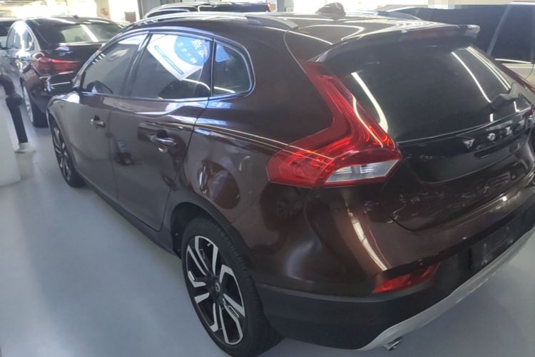 Used Volvo V40 2017 Cross Country T3 Zhiya Edition Rear Left 45 Deg