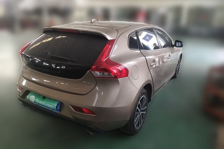 Used Volvo V40 2017 T3 Zhiyi Edition Rear Right 45 Deg