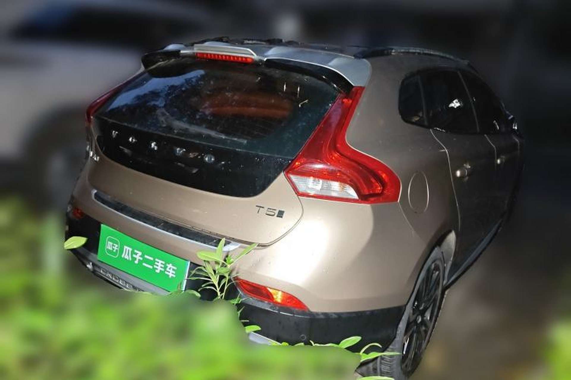 Used Volvo V40 2017 Cross Country T5 AWD Luxury Edition Rear Right 45 Deg