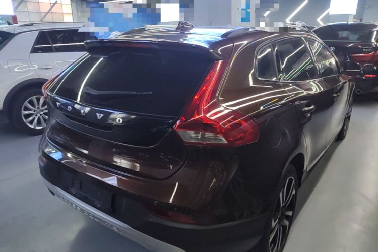 Used Volvo V40 2017 Cross Country T3 Zhiya Edition Rear Right 45 Deg