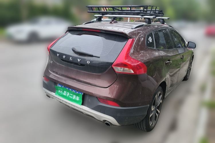 Used Volvo V40 2017 Cross Country T5 AWD Luxury Edition Rear Right 45 Deg
