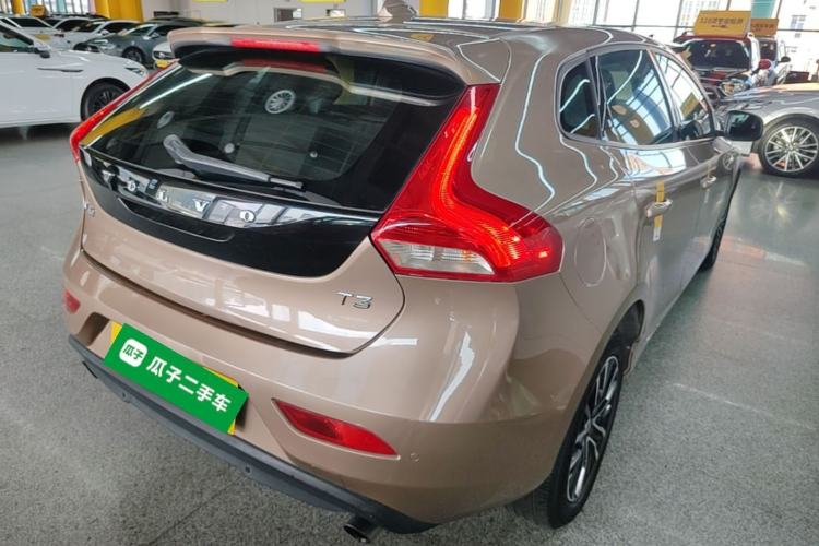 Used Volvo V40 2017 T3 Zhiyi Edition Rear Right 45 Deg