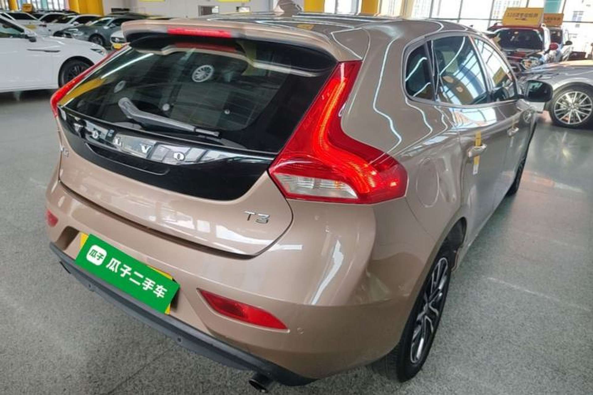 Used Volvo V40 2017 T3 Zhiyi Edition Rear Right 45 Deg