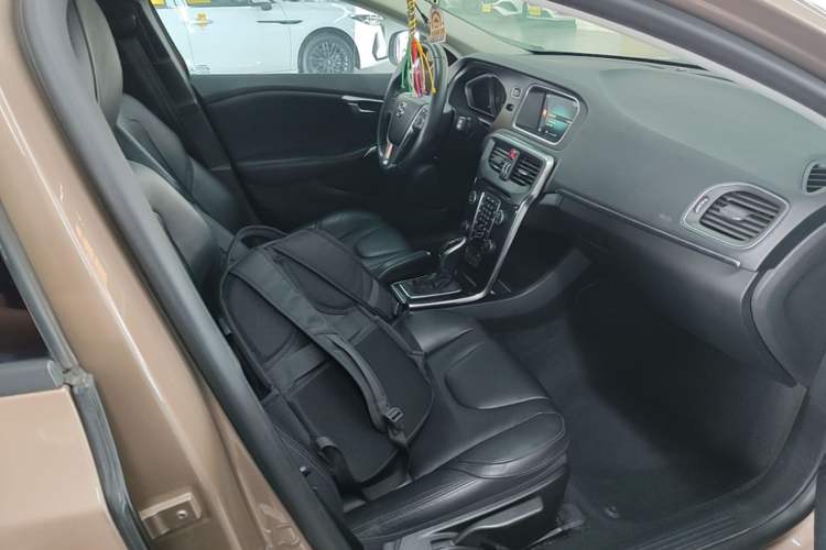 Used Volvo V40 2017 T3 Zhiyi Edition Right Front Seat