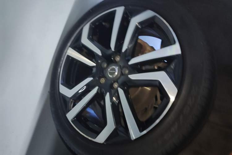 Used Volvo V40 2017 Cross Country T3 Zhiya Edition Right Rear Wheel Hub