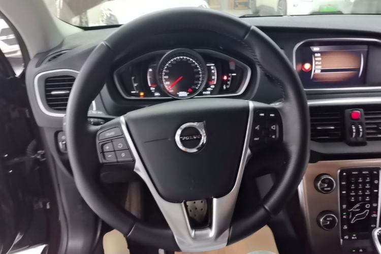 Used Volvo V40 2017 Cross Country T3 Zhiya Edition Steering Wheel