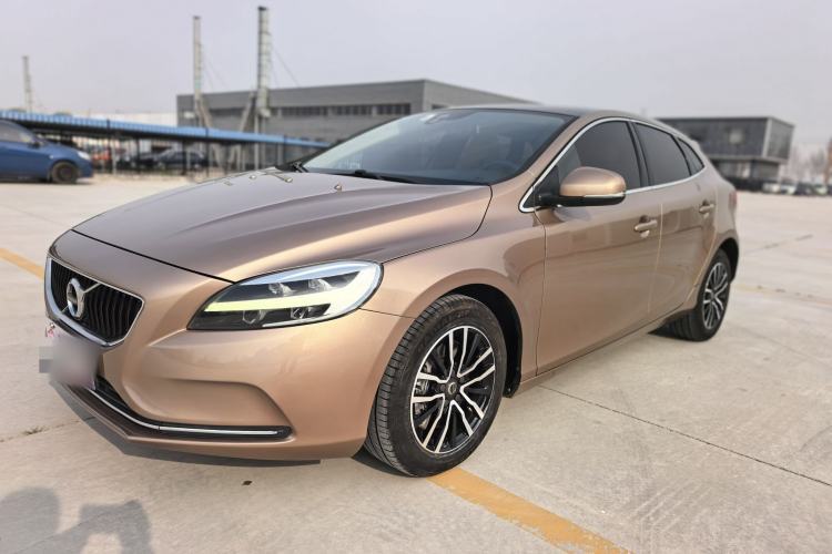 Used Volvo V40 2017 T3 Zhiyi Edition Guazi used car, China used car export, Used car for sale, Used  cars, Cheapest cars for sale