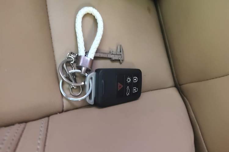 Used Volvo V40 2017 T3 Zhiyi Edition Vehicle Key