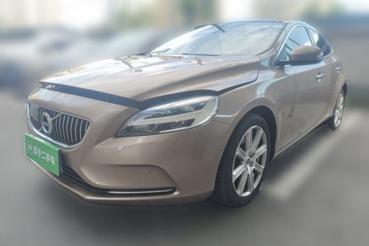 Used Volvo V40 2017 T4 Smart Luxury Edition Guazi used car, China used car export, Used car for sale, Used cars, Cheapest cars for sale
