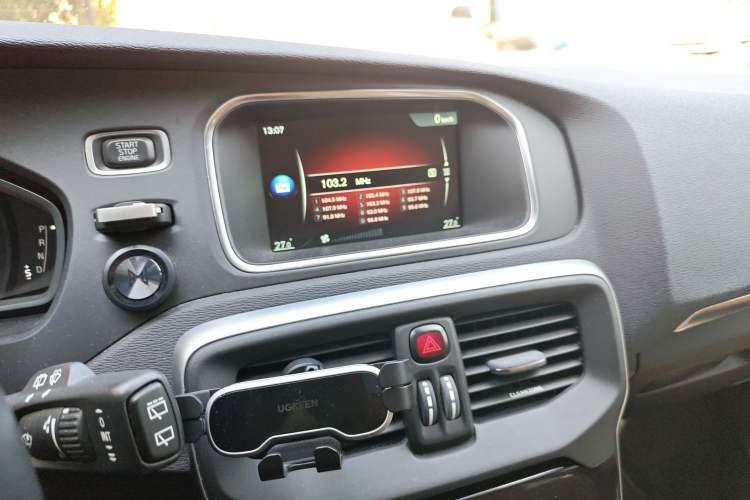 Used Volvo V40 2017 T3 Zhiyi Edition Audio And AC Panel