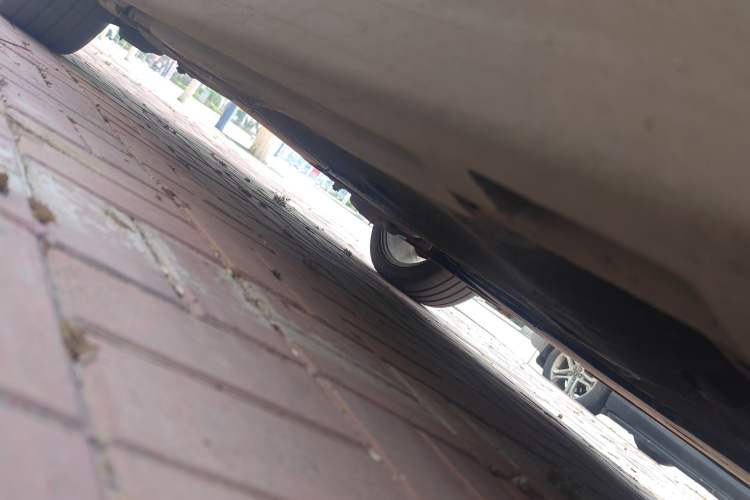 Used Volvo V40 2017 T3 Zhiya Edition Chassis Front Right