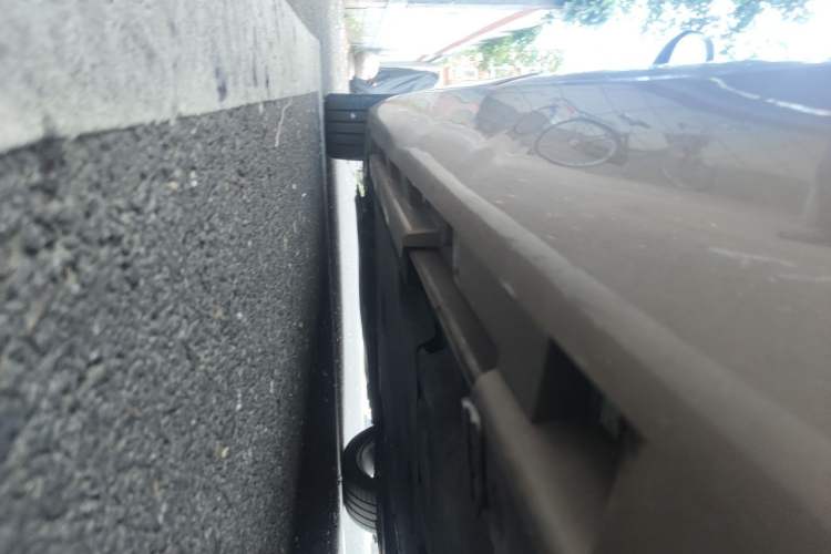 Used Volvo V40 2017 T4 Smart Luxury Edition Chassis Rear Left
