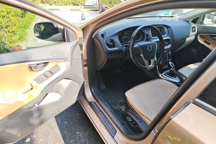 Used Volvo V40 2017 T3 Zhiyi Edition Driver Seat