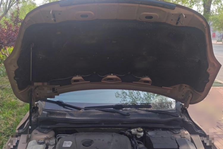 Used Volvo V40 2017 T3 Zhiya Edition Engine Bay