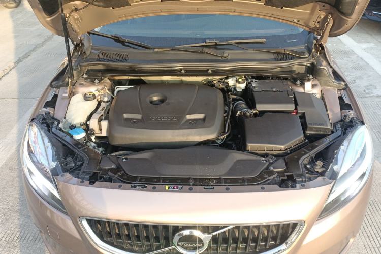 Used Volvo V40 2017 T3 Zhiyi Edition Engine Bay