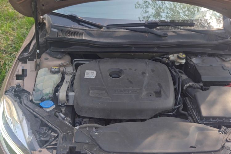 Used Volvo V40 2017 T3 Zhiya Edition Engine Bay Right
