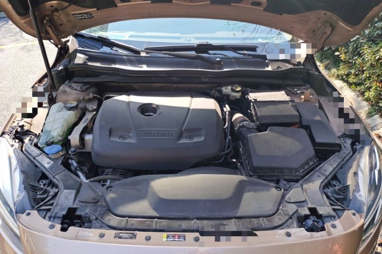 Used Volvo V40 2017 T3 Zhiyi Edition Engine Bay
