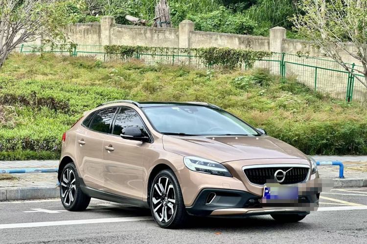 Used Volvo V40 2017 Cross Country T3 Zhiya Edition Exterior 2