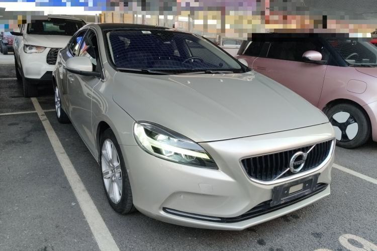 Used Volvo V40 2017 T3 Zhiya Edition Exterior 2