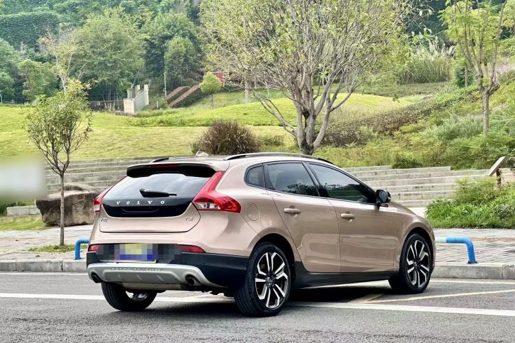 Used Volvo V40 2017 Cross Country T3 Zhiya Edition Exterior 4