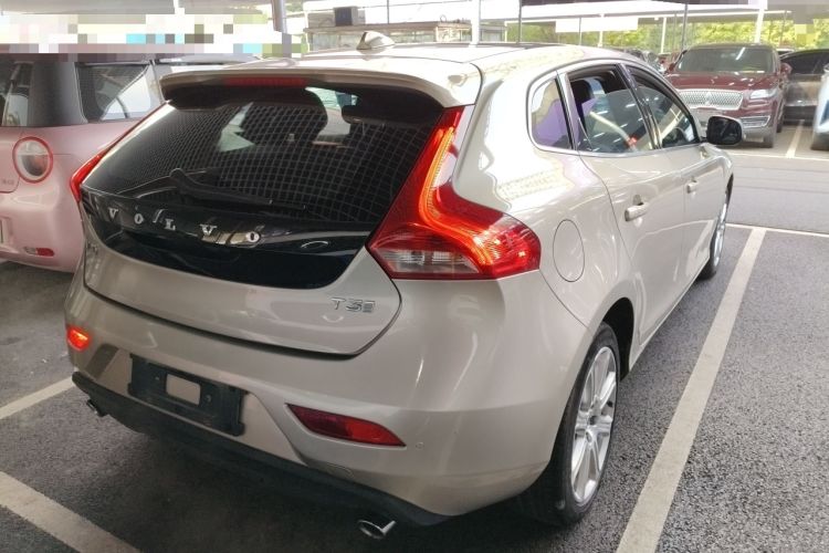 Used Volvo V40 2017 T3 Zhiya Edition Exterior 5