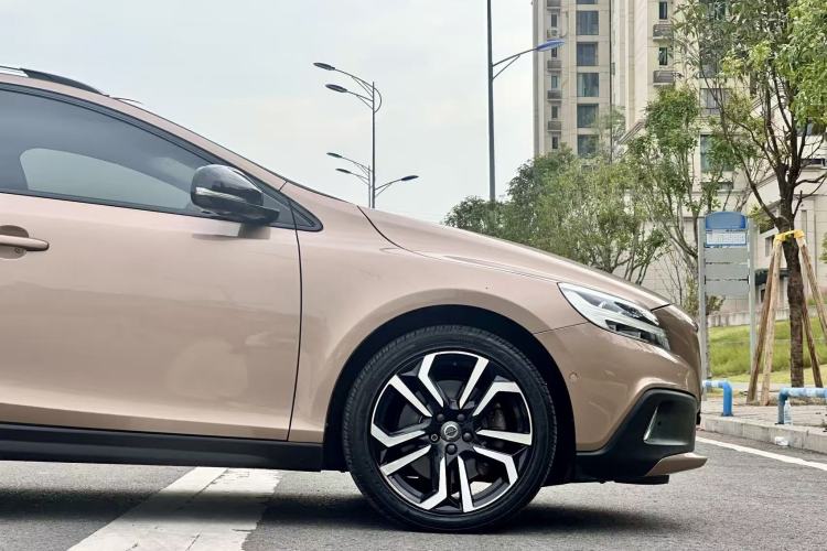 Used Volvo V40 2017 Cross Country T3 Zhiya Edition Exterior 7
