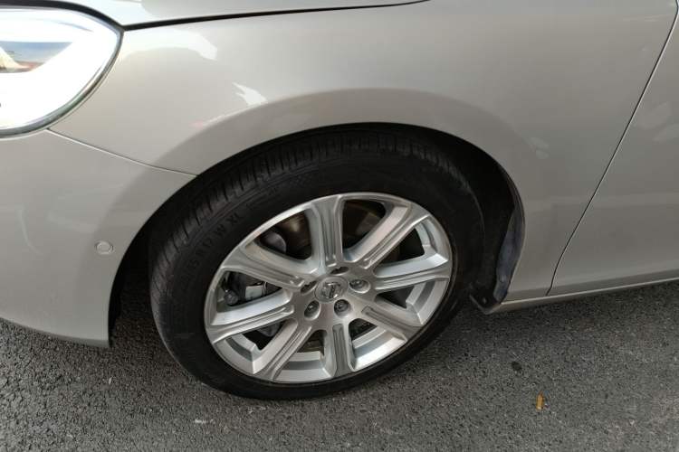 Used Volvo V40 2017 T3 Zhiya Edition Exterior 7