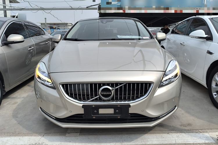 Used Volvo V40 2017 T3 Zhiya Edition Front