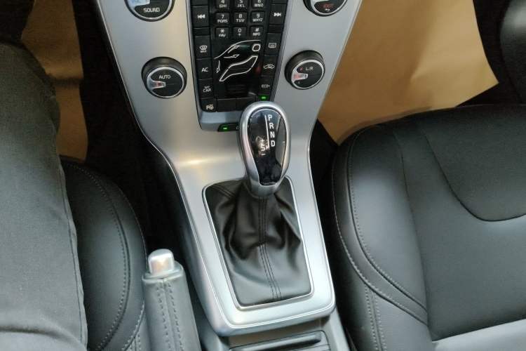 Used Volvo V40 2017 T3 Zhiya Edition Gear Lever