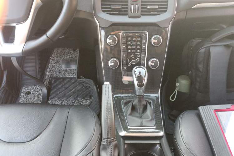 Used Volvo V40 2017 T3 Zhiyi Edition Gear Lever