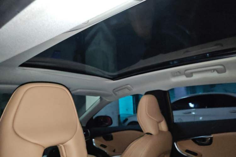 Used Volvo V40 2017 T3 Zhiyi Edition Headliner