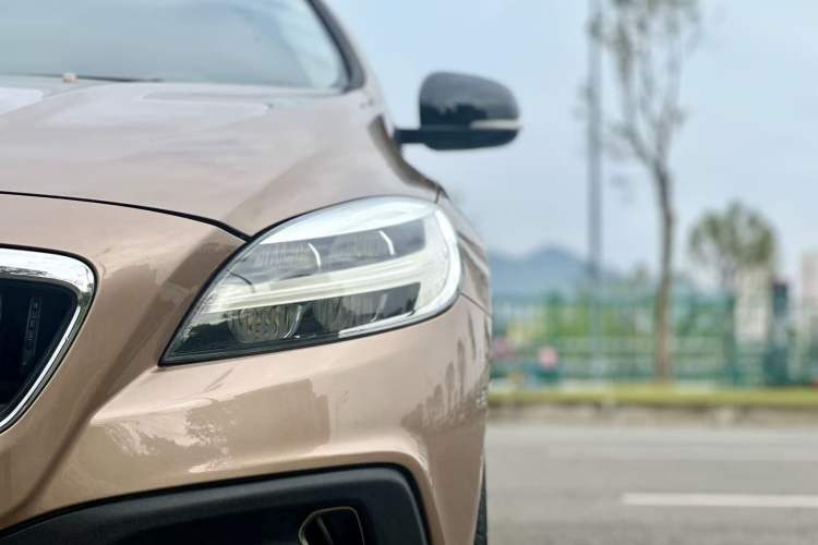 Used Volvo V40 2017 Cross Country T3 Zhiya Edition Left Front Headlight